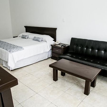 Booking Dioh Monterrey Zewnętrze zdjęcie