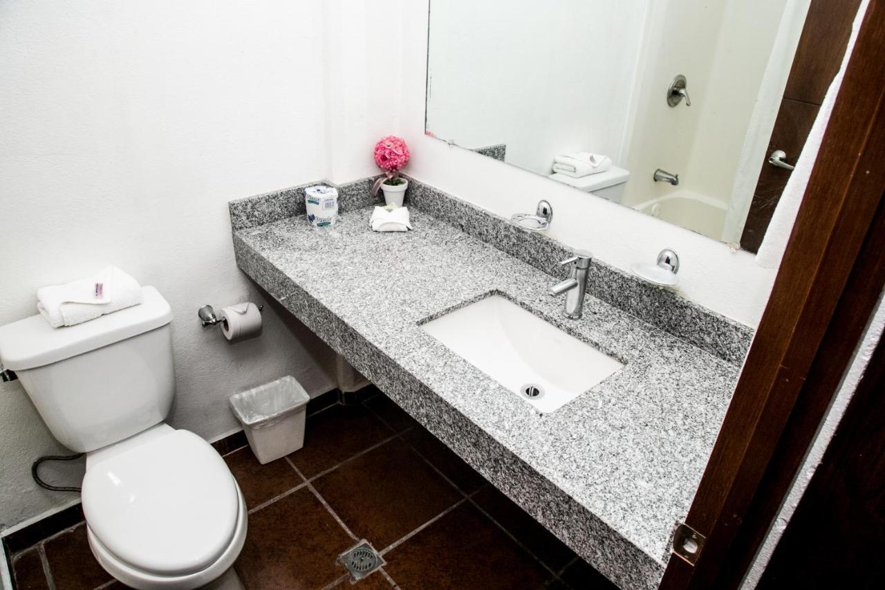 Booking Dioh Monterrey Zewnętrze zdjęcie