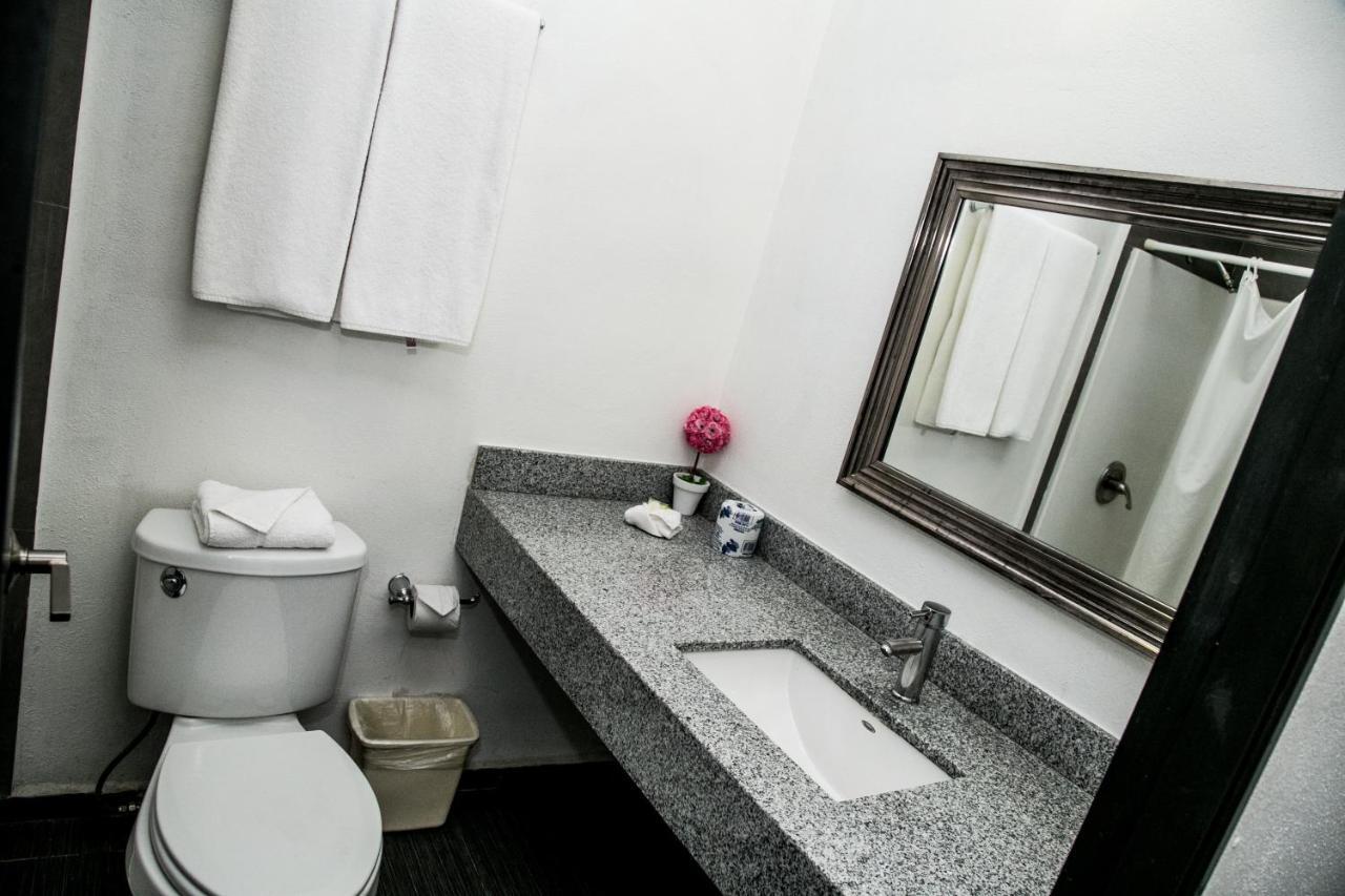 Booking Dioh Monterrey Zewnętrze zdjęcie