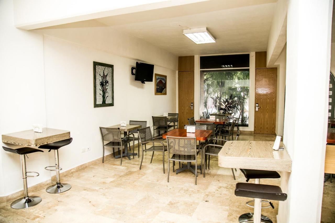 Booking Dioh Monterrey Zewnętrze zdjęcie