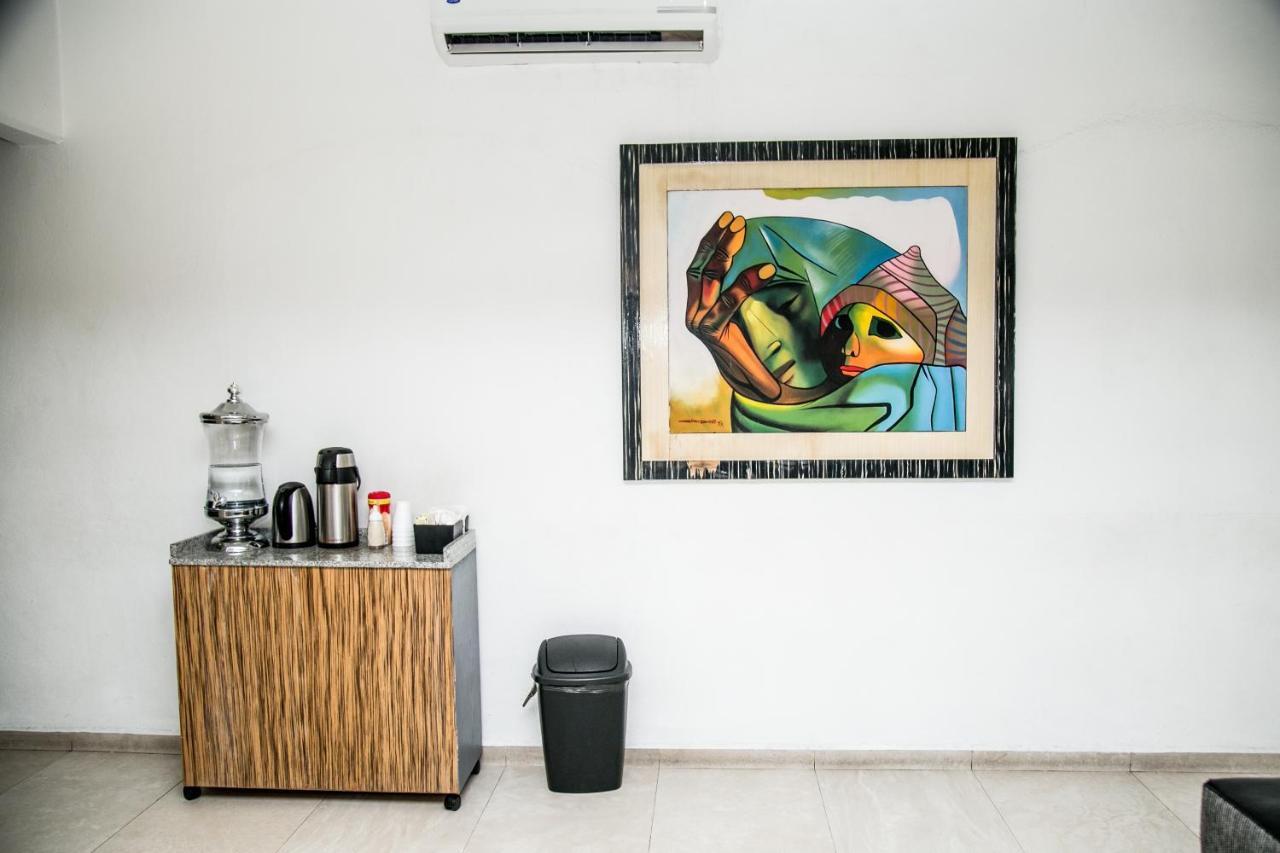 Booking Dioh Monterrey Zewnętrze zdjęcie